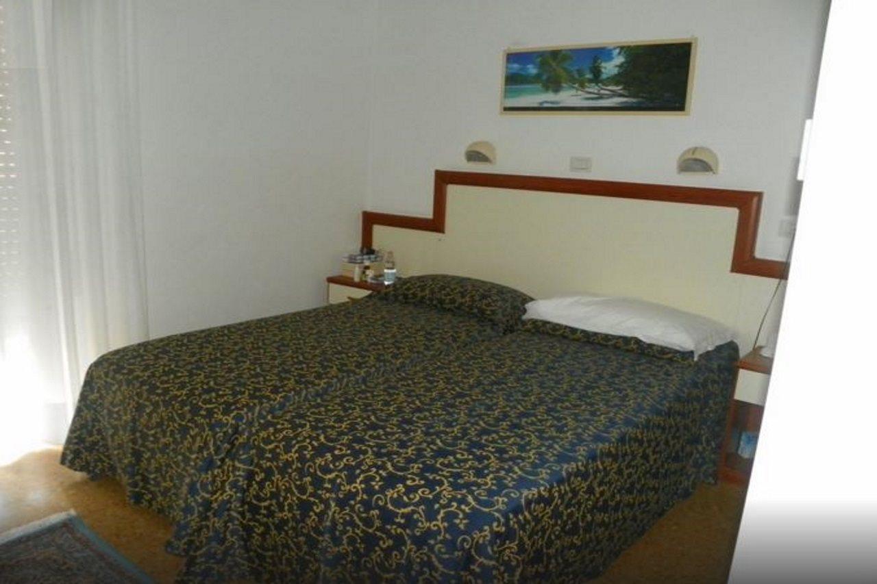 Hotel Bolivar Lido di Jesolo Exterior photo